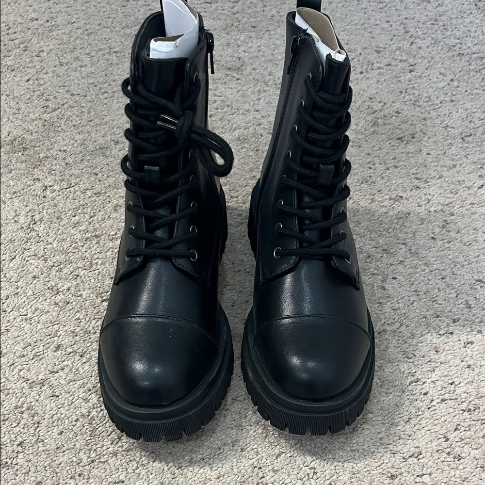 Black Lace-Up Women's Combat Boots women’s size 8